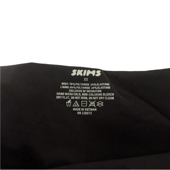 SKIMS Black Strapless Tube Top XS Seamless Stretchy Minimalist Basic - Picture 6 of 6